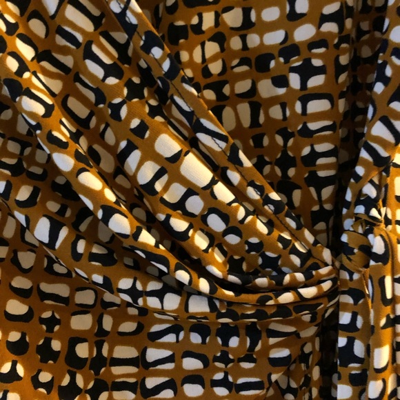 Ricki’s faux wrap brown/black/white top NWT - Picture 2 of 5